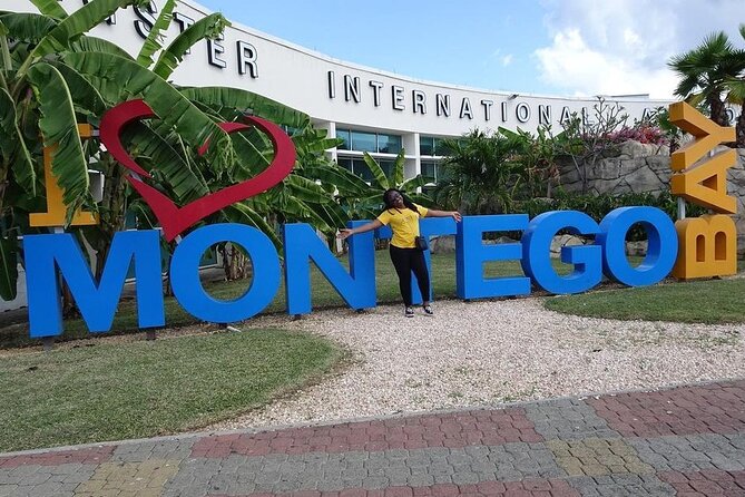 Private Airport Transfers To Negril Hotels and Villas - Select Date and Travelers