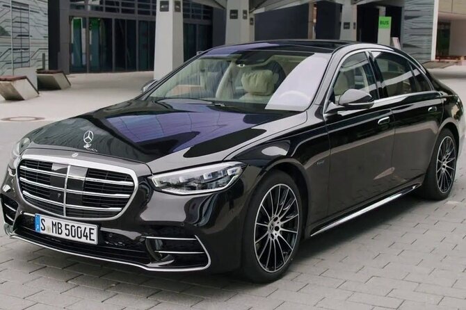Private Arrival Transfer: Stansted Airport STN to Central London by Luxury Car - Meet Your Driver at London Stansted Airport