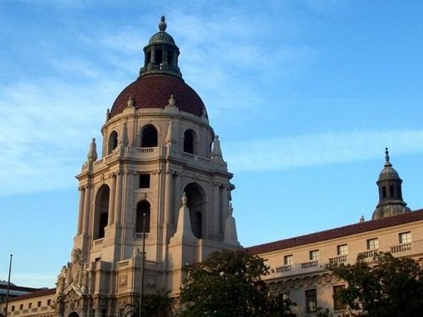 Private Christmas Tour With Christmas Afternoon Tea Ceremony in Old Pasadena - Cancellation Policy