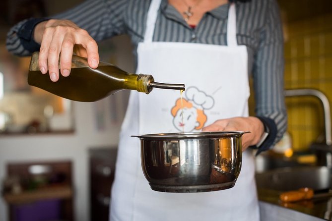 Private Cooking Class at a Cesarinas Home With Tasting in San Gimignano - Experience Overview