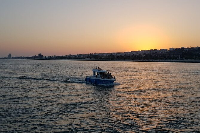 Private Fishing Tour From Cascais With Lunch and Drinks - Tour Experience Highlights