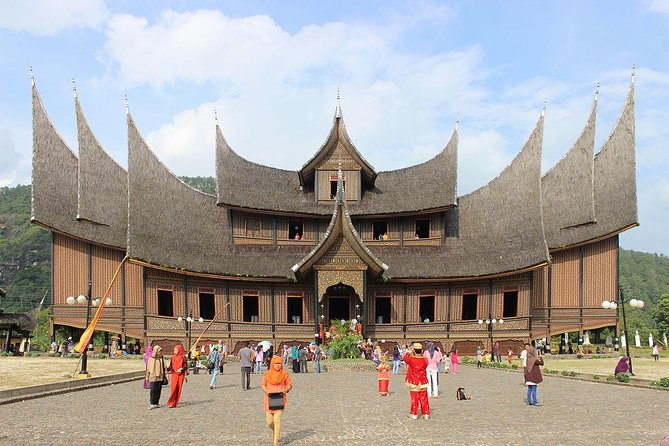 Private Fullday Jakarta Wonderfull Tour With Lunch & Souvenir - Tour Guides