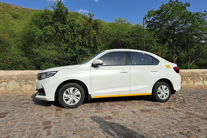 Private Jaipur Arrival Transfer - Airport to Hotel/Accommodation - Vehicle Options Available