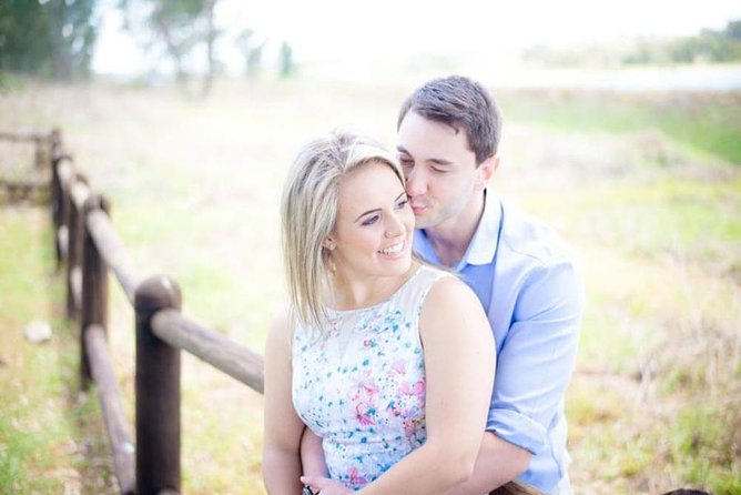 Private Photo Session With a Local Photographer in Pretoria - Selecting Date and Travelers
