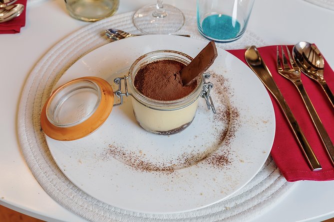 Private Pizza & Tiramisu Class at a Cesarinas Home With Tasting in Varenna - Experience Details