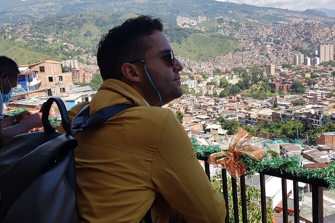 Private Tour in Comuna 13 With Cable Car (Culture, Street Art and Graffiti) - Tour Inclusions