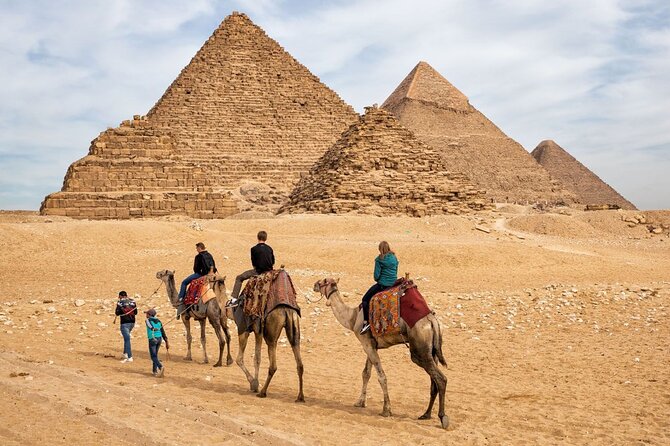 Private Tour to Giza Pyramids and Sphinx - Stunning Visuals of the Monuments