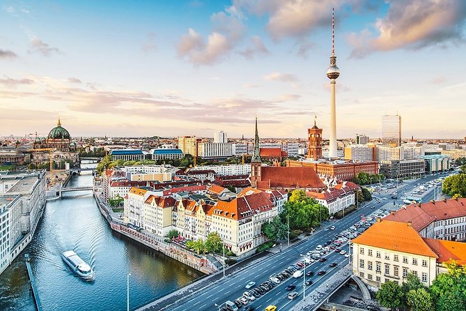 Private Transfer: Brandenburg Airport BER to Berlin in Luxury Van - Meet and Greet by Professional Drivers