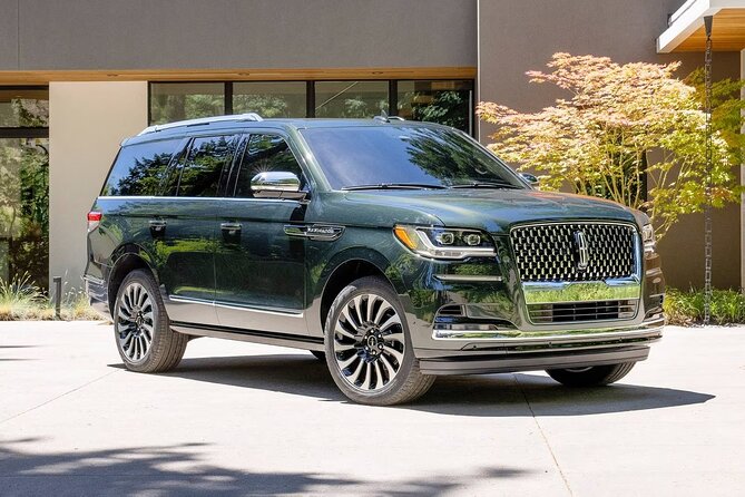 Private Transfer Milwaukee to Milwaukee Airport MKE by SUV - Location Information
