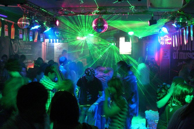 Pub Crawl Porto - Skip the Line to Popular Clubs