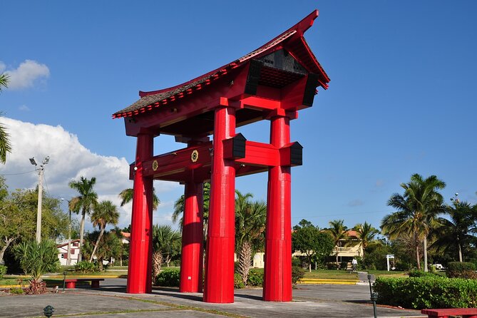 Round-trip Airport Transfers to Castaway Resorts, Freeport - Service Animal and Public Transportation Accessibility