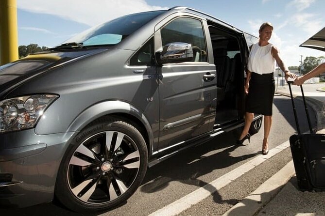 Roundtrip Transfer From SXM Airport to Dr AC Wathey Cruise Port - Select Date and Travelers