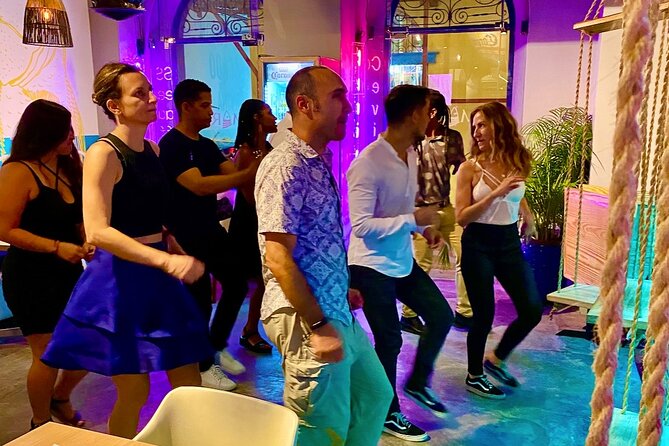 Salsa Class in Casco Viejo - Experience Details