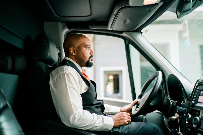 Seattle Roundtrip Chauffeur Driven Airport Transfer - Overview of Service