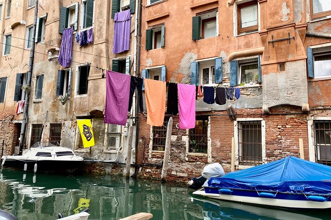 Small Group Tour Historical and Charming Venice Jewish Ghetto - Hidden Synagogues and Gardens Tour