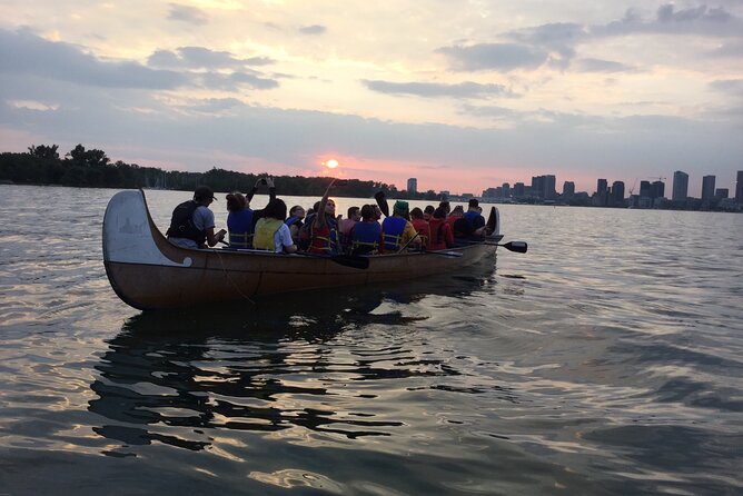 Sunset Canoe Tour of the Toronto Islands - Inclusions