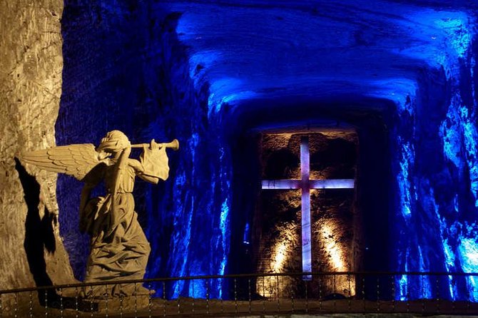 Tour of Zipaquirá: Visit the Salt Cathedral and the Main Squares - Tour Experience
