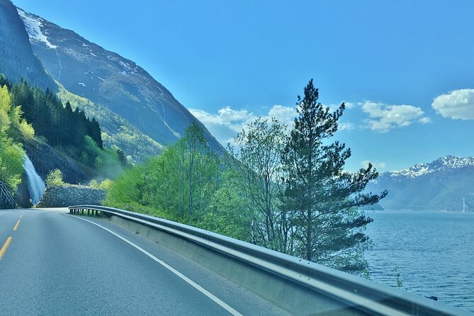 TRANSFER, LUXURY CAR 1-3 PAX: Bergen – Lofthus - Transfer Service Overview