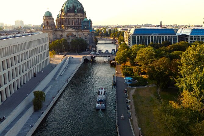 Winter Spree Trip - With the Lounge Ship Through Berlin - Trip Duration and Capacity