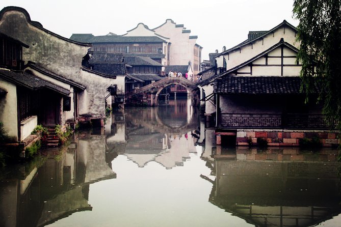Wuzhen Water Town Delight Tour With Riverside Lunch Experience - Overview of Wuzhen Water Town