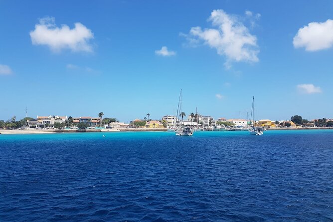 Yacht Tour With Local Guide & Snorkeling Activities - Stunning Locations
