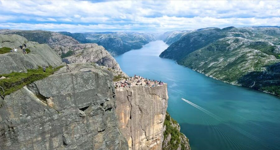 2days Tour to Preikstolen(Pulpit Rock) Trolltunga Kjeragbo
