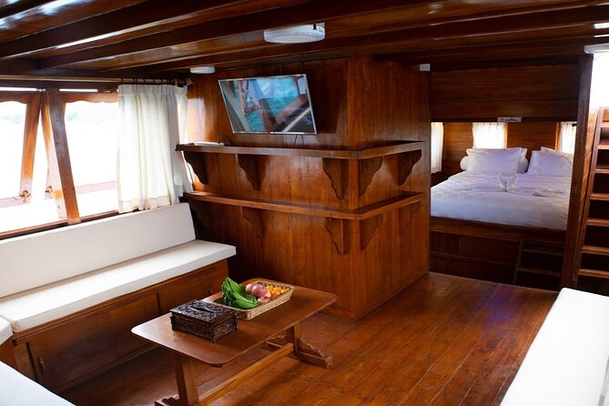 3-Day Komodo Private Phinisi Cruise for up to 4 People - Labuan Bajo