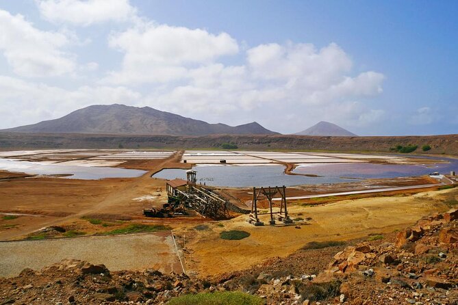 3-Hour Shark Bay and Salt Lakes in Sal Island Guided Tour