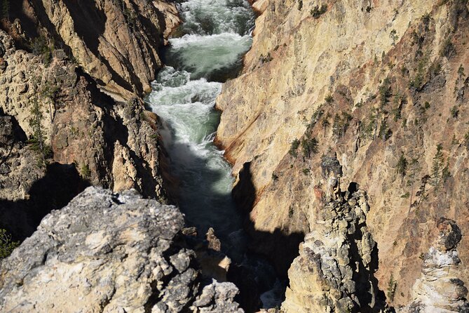 2-Day Yellowstone Tour Lower and Upper Loop Guided Tour - Minimum Travelers Requirement