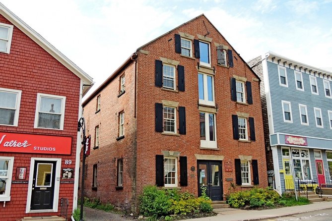 Charlottetown Scavenger Hunt: Birthplace of Confederation - Start Time for the Scavenger Hunt