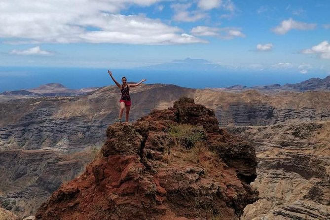 Hiking to Antonia Peak - Scenic Highlights