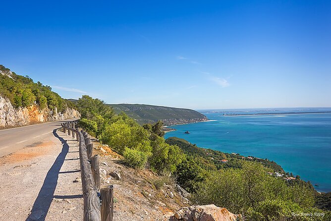 Luxury Private Arrábida Tour and Bacalhoa Palace With Exclusive Wine Taste - Itinerary