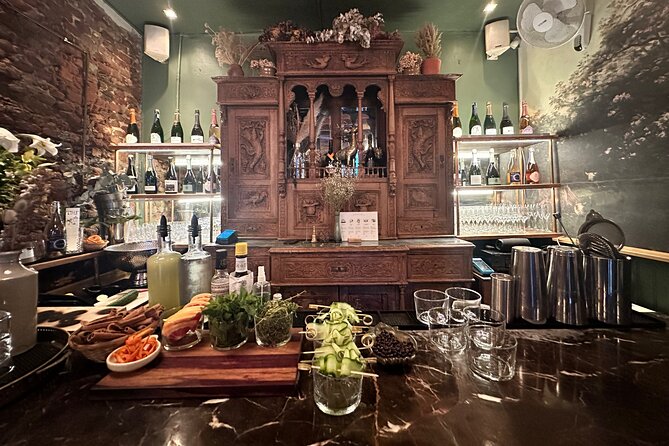 Mixology Experience: Taste & Mingle at Cape Towns Famous Gin Bar - Reviews