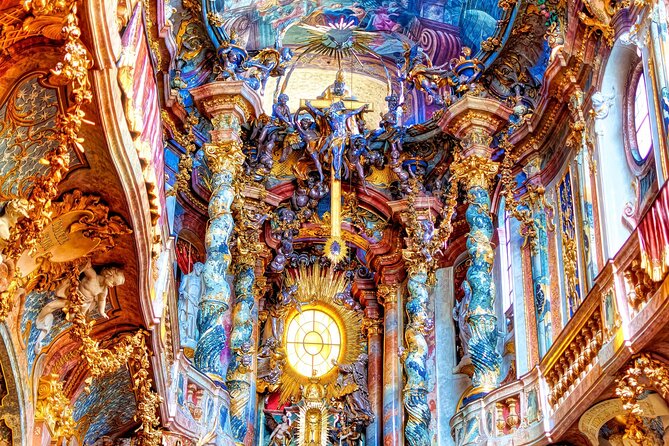 Munich Residenz Museum Tickets and 2,5-hour Guided Tour - Language and Group Size