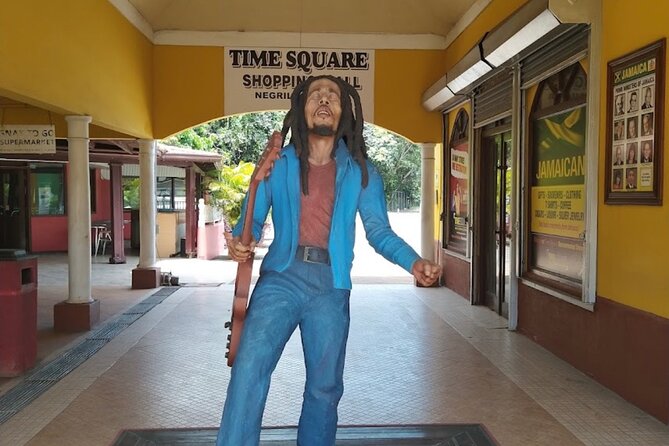 Private 3-5h Natural Herbs Tour, Shopping & Dinner at Ricks Cafe - Cancellation Policy