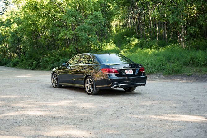 Private Calgary to Banff One-way Transfer in Luxury Car - Hassle-free Travel Experience in Calgary