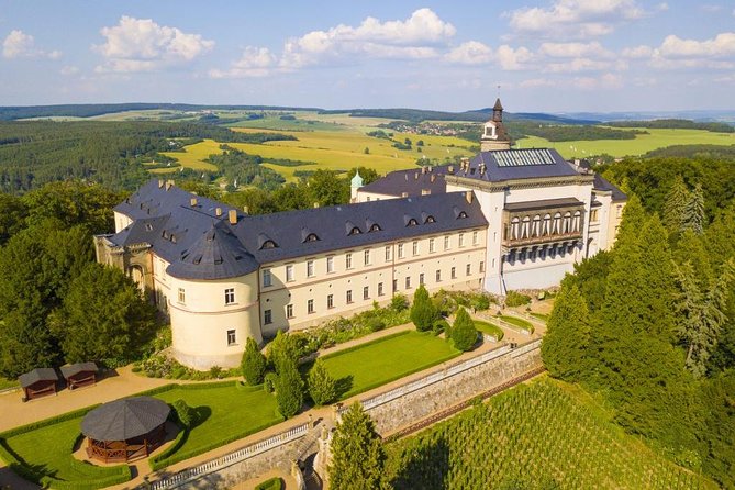 Private Door-To-Door Transfer From Frankfurt to Prague With 2h for Sightseeing - Pricing and Terms