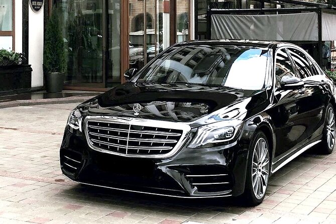 Private Transfer: Brandenburg Airport BER to Berlin in Luxury Car - Operated by PROFI DRIVER