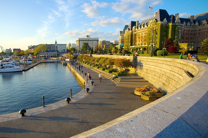 Victoria Harbour: a Smartphone Audio Walking Tour - Meeting and Pickup