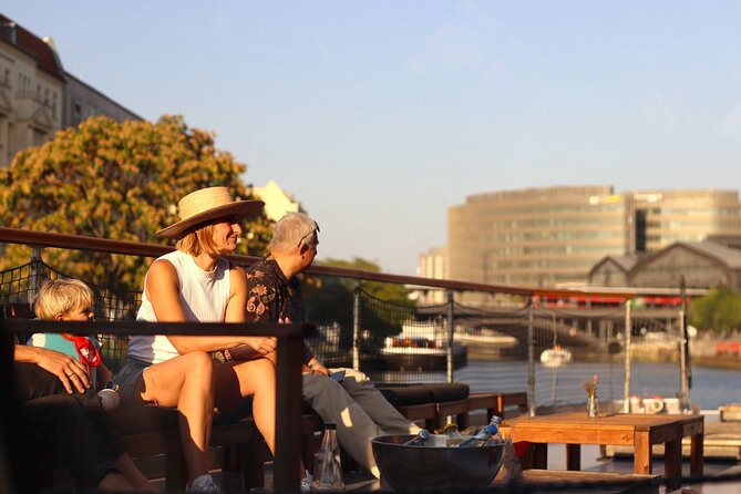 Winter Spree Trip - With the Lounge Ship Through Berlin - Inclusions and Amenities