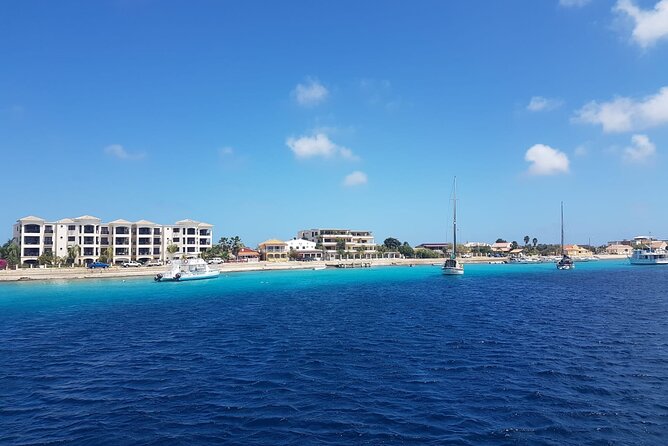 Yacht Tour With Local Guide & Snorkeling Activities - Positive Traveler Reviews