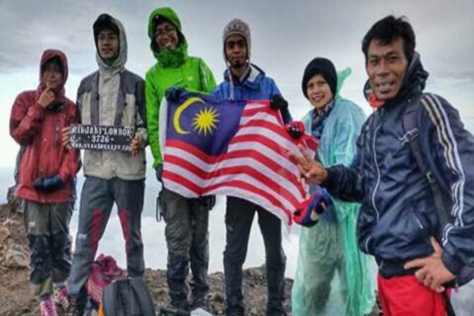 3Days-2Nights Explore Mt Rinjani To Summit, Lake & Hot Spring