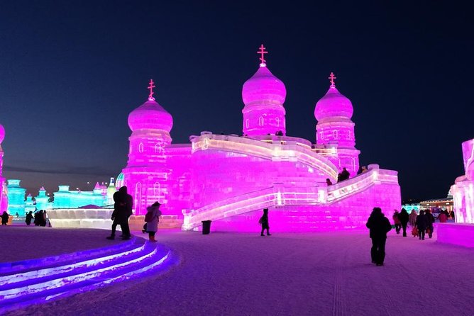 4-Hour Private Night Tour to Harbin Ice and Snow World With Dinner Options