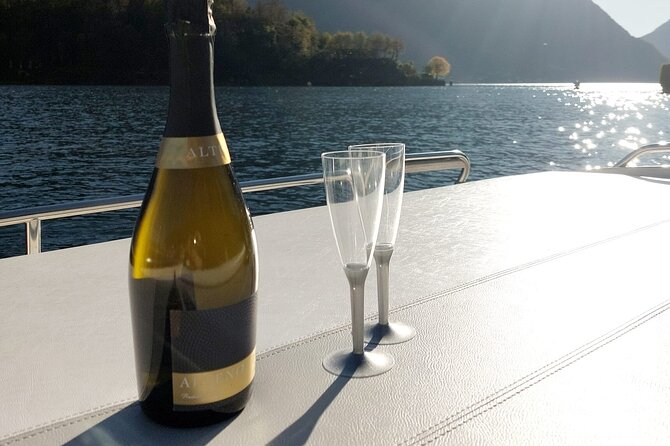 4 Hours Exclusive Private Guided Boat Tour of Lake Como