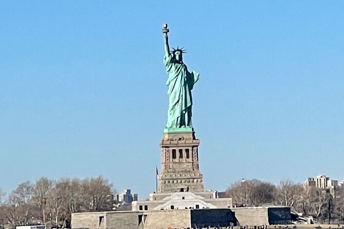 1. 6 Hour Bus Tour and 1 Hour Boat Ride by the Statue of Liberty - New York Points of Interest
