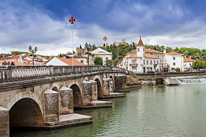 6-Day North Portugal Tour: Porto, Braga, Fátima, Coimbra, Guimaraes, Aveiro and Batalha, From Lisbon - Common Questions