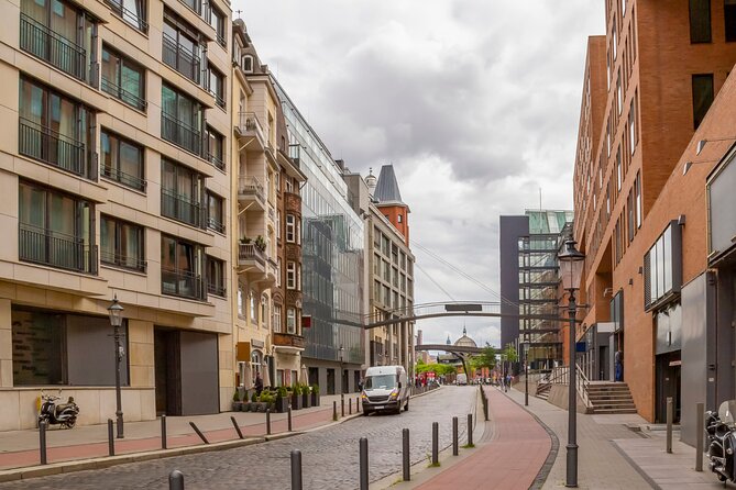 City Game Scavenger Hunt Hamburg City Center - Independent City Tour - Questions and Assistance