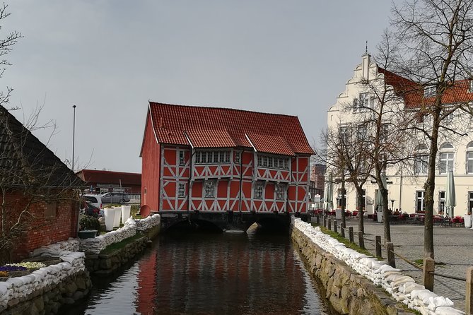 Hamburg Shore Excursion - Driver Guide Tour - Pickup Details