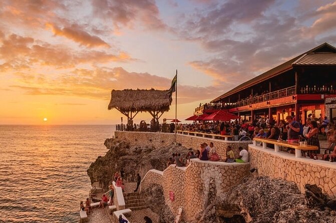 Negril Guided Day Tour:7 Mile Beach and Sunset at Ricks Cafe - Sunset Spectacular