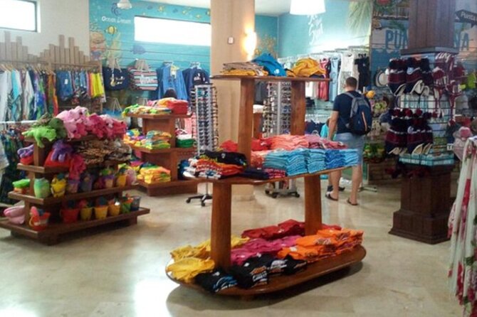 Shopping Tour in Don Lucas Cigar Factory, Rum Tasting, Cocoa Factory, Souvenirs - Traveler Photos and Reviews